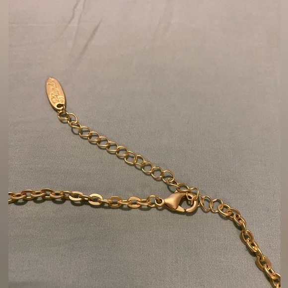 Plunder gold tone and wicker beads/ circle designs with gold tone chain. NWOT. - Picture 3 of 3